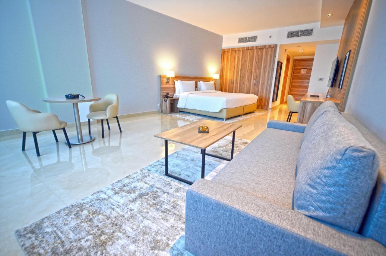 Pyramisa Hotel Apartments ドバイ エクステリア 写真