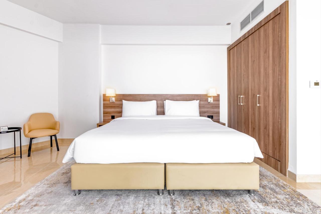 Pyramisa Hotel Apartments ドバイ エクステリア 写真