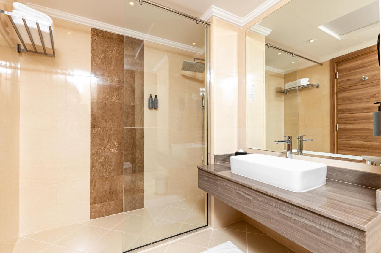 Pyramisa Hotel Apartments ドバイ エクステリア 写真