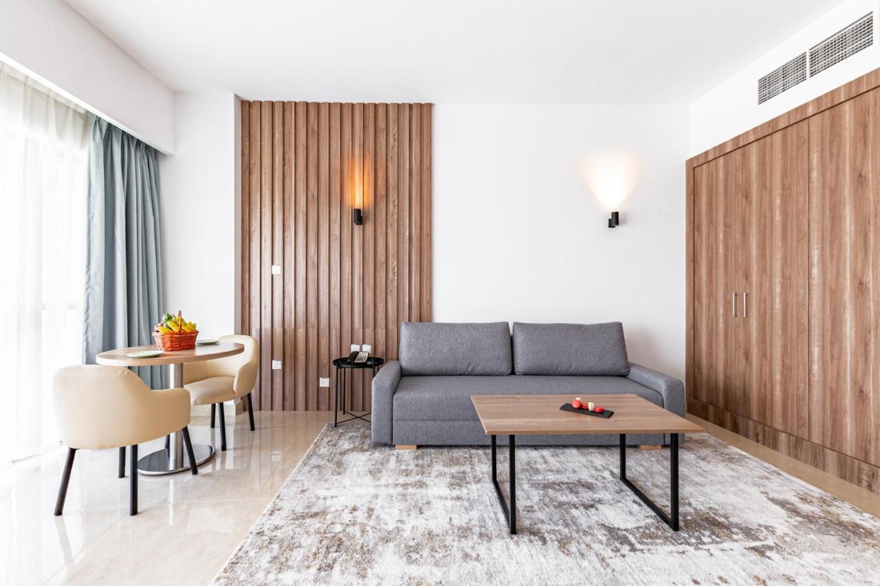 Pyramisa Hotel Apartments ドバイ エクステリア 写真