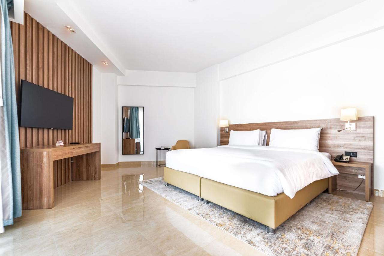 Pyramisa Hotel Apartments ドバイ エクステリア 写真