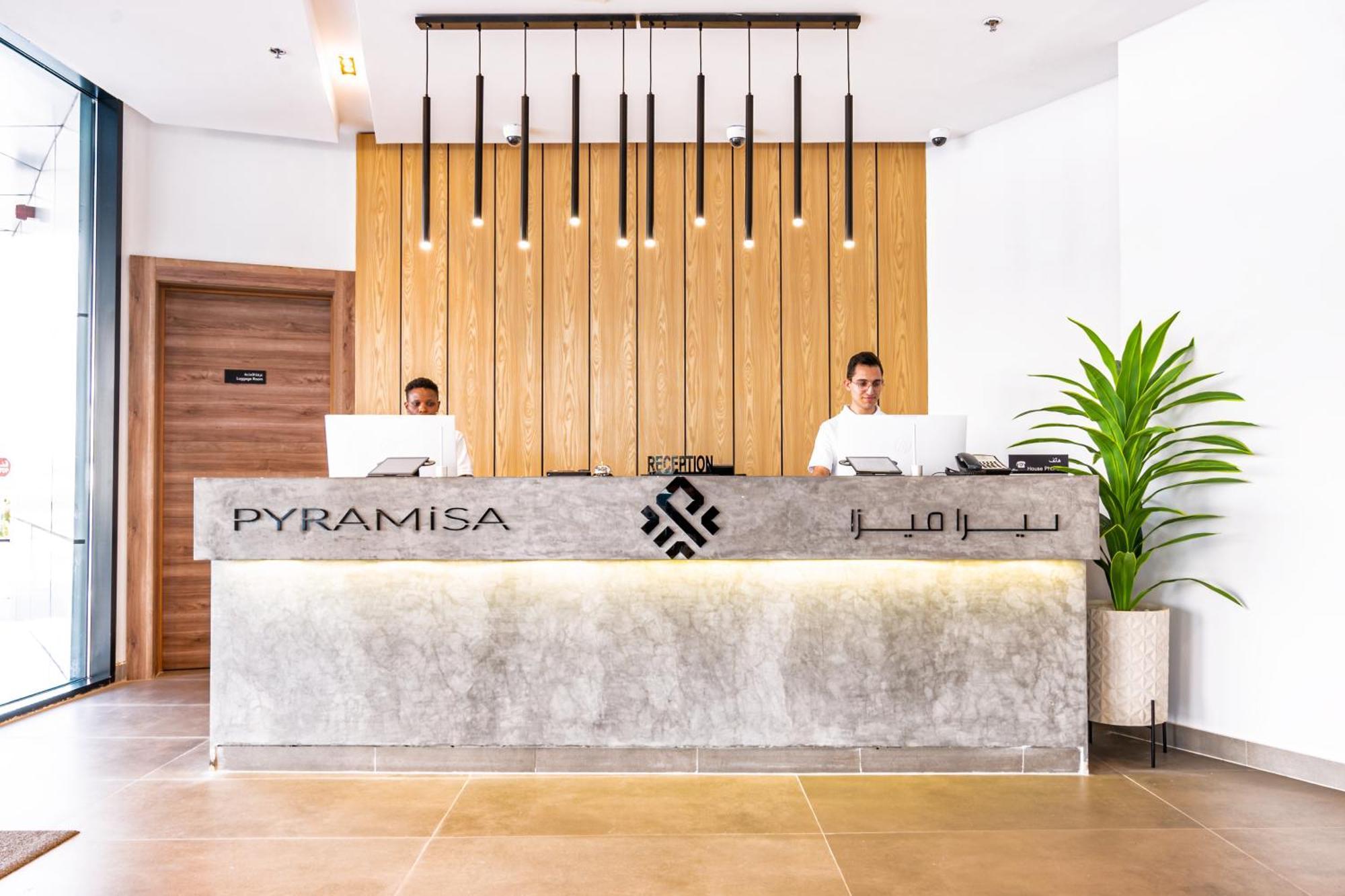 Pyramisa Hotel Apartments ドバイ エクステリア 写真